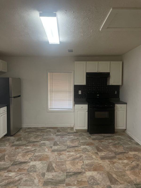 2294 Bouldercrest Rd Se - Photo 7 of 13