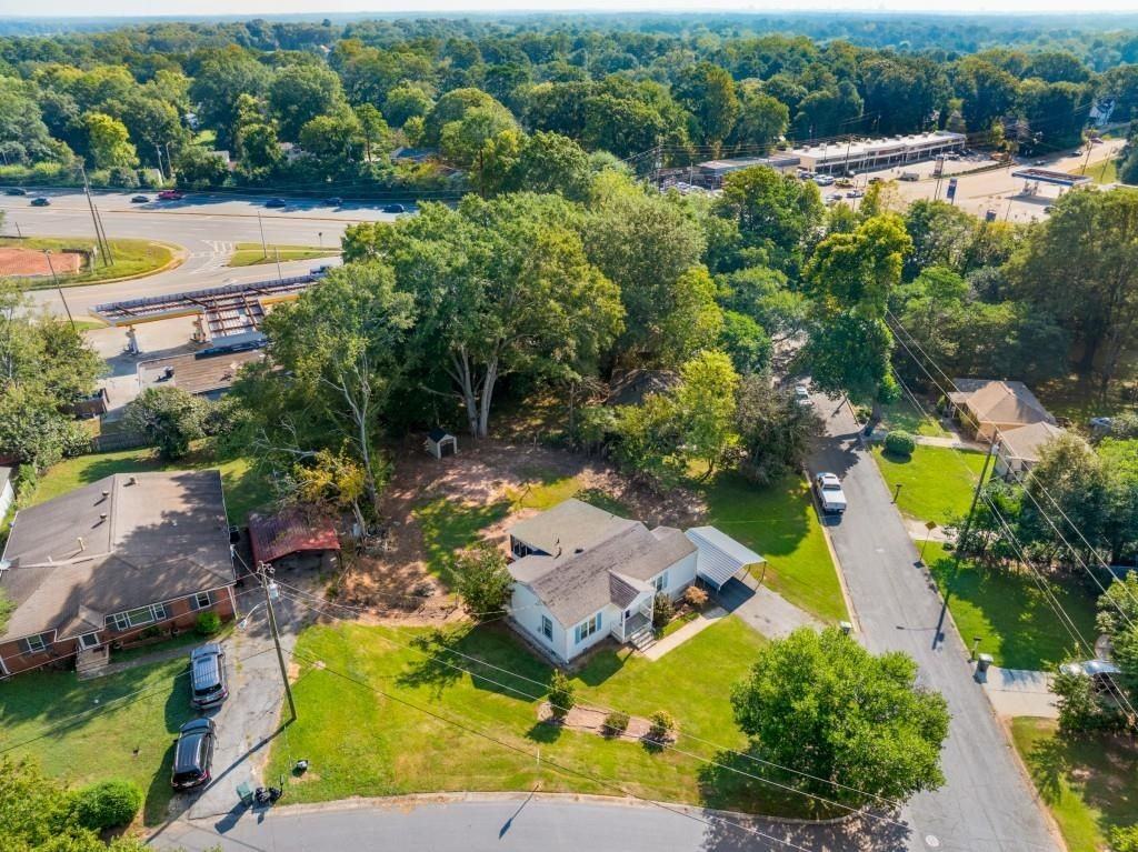 1801 Crestridge Drive Southeast - Photo 3 of 50