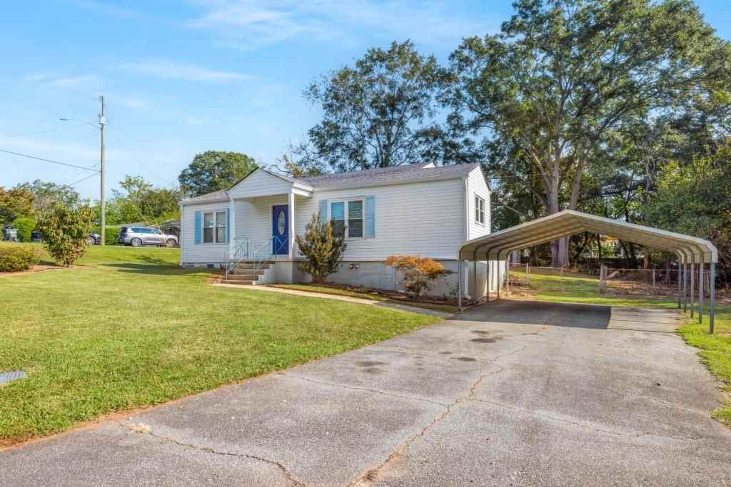 1801 Crestridge Drive Southeast - Photo 4 of 50