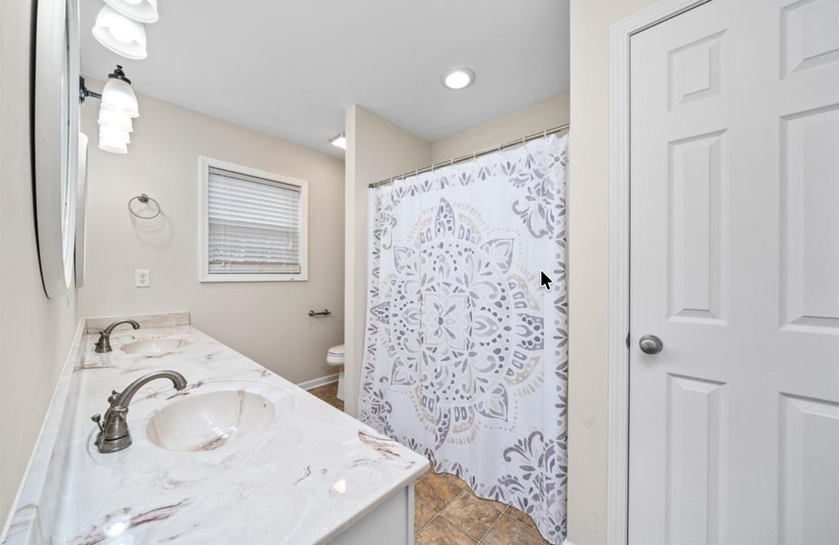 443 Ellis Ave - Photo 6 of 10