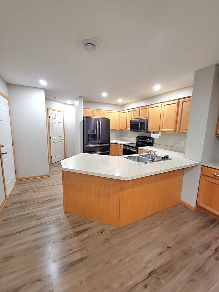 3553 Sterling Heights Drive #B - Photo 5 of 22