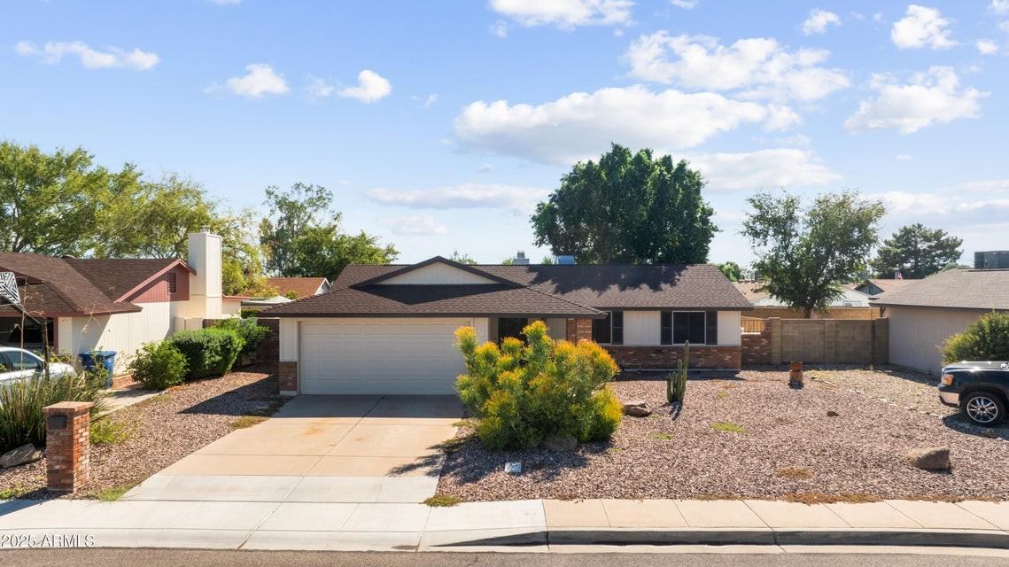 1525 W El Alba Way - Photo 2 of 20