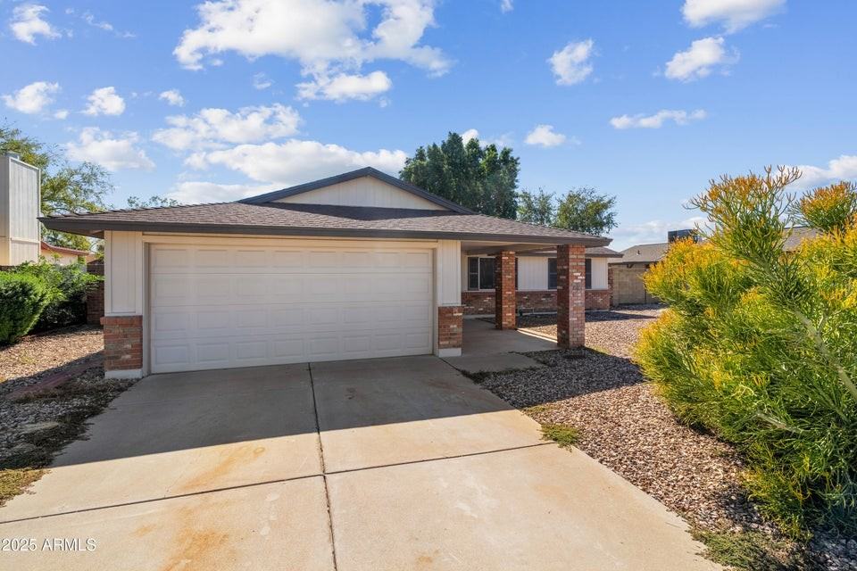 1525 W El Alba Way - Photo 6 of 20