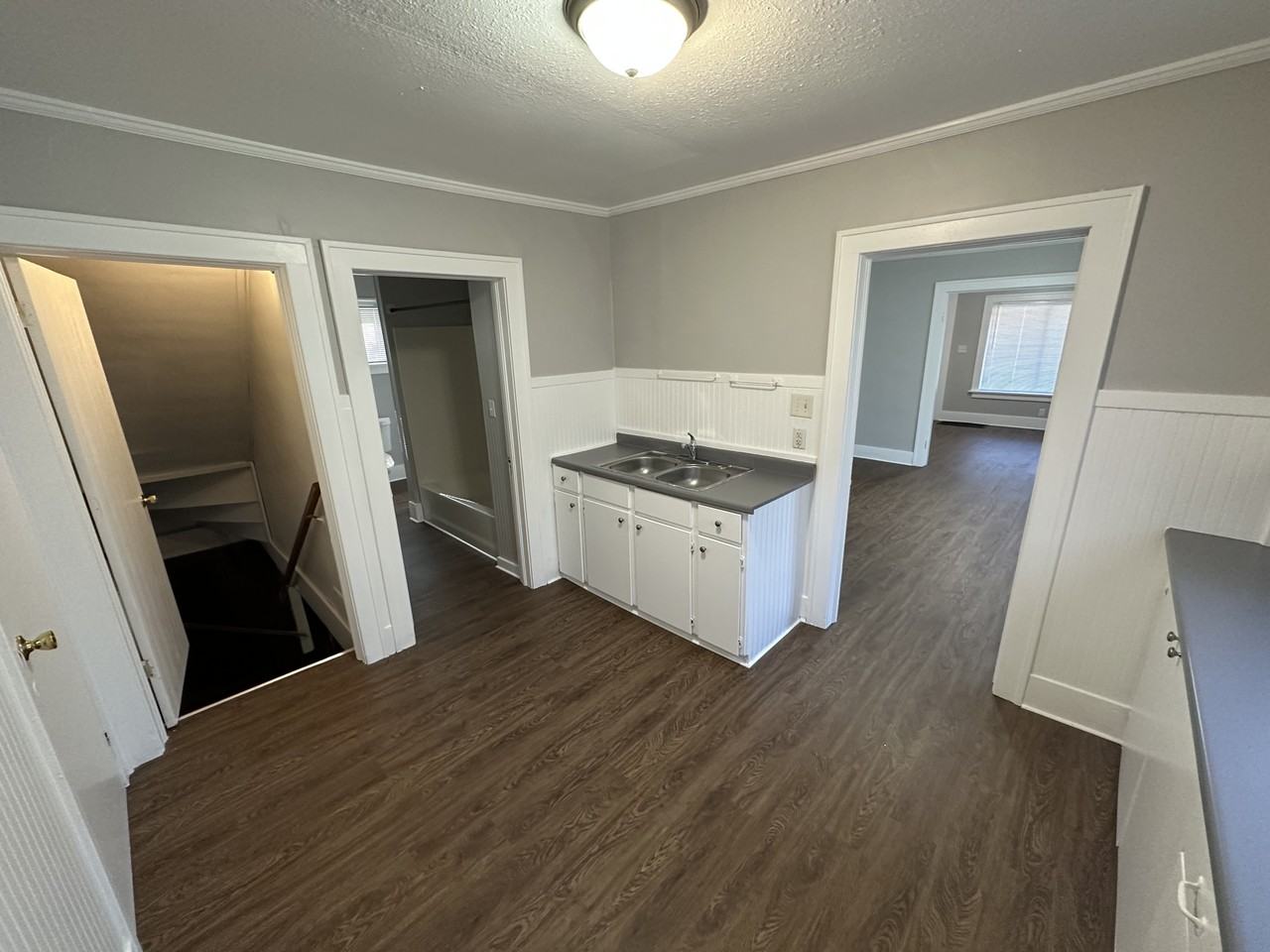 2320 Leahy Street - Photo 2 of 20