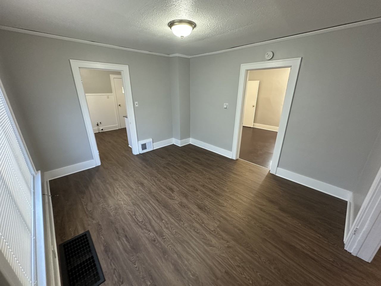 2320 Leahy Street - Photo 3 of 20