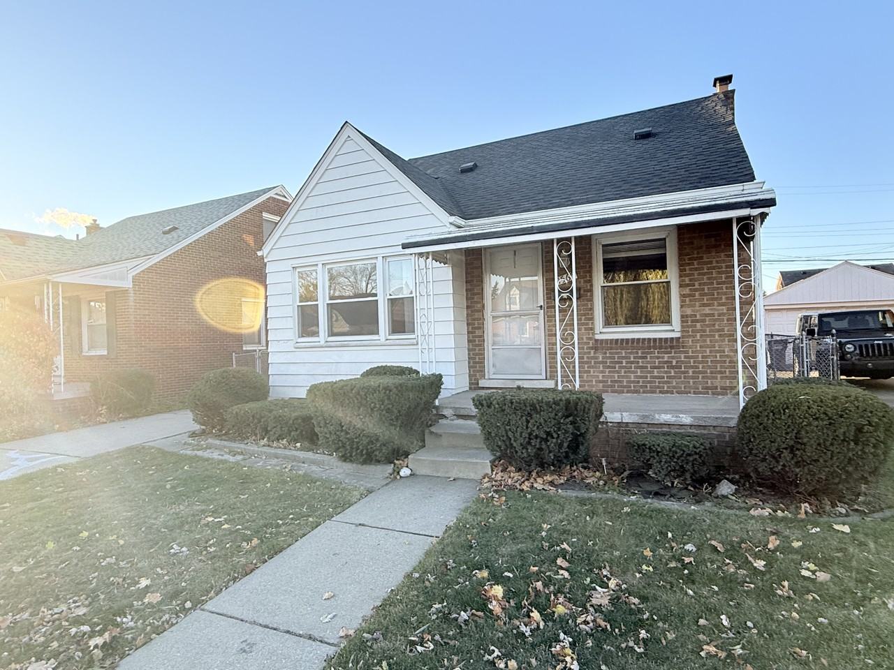 1565 Lincoln Avenue - Photo 2 of 13