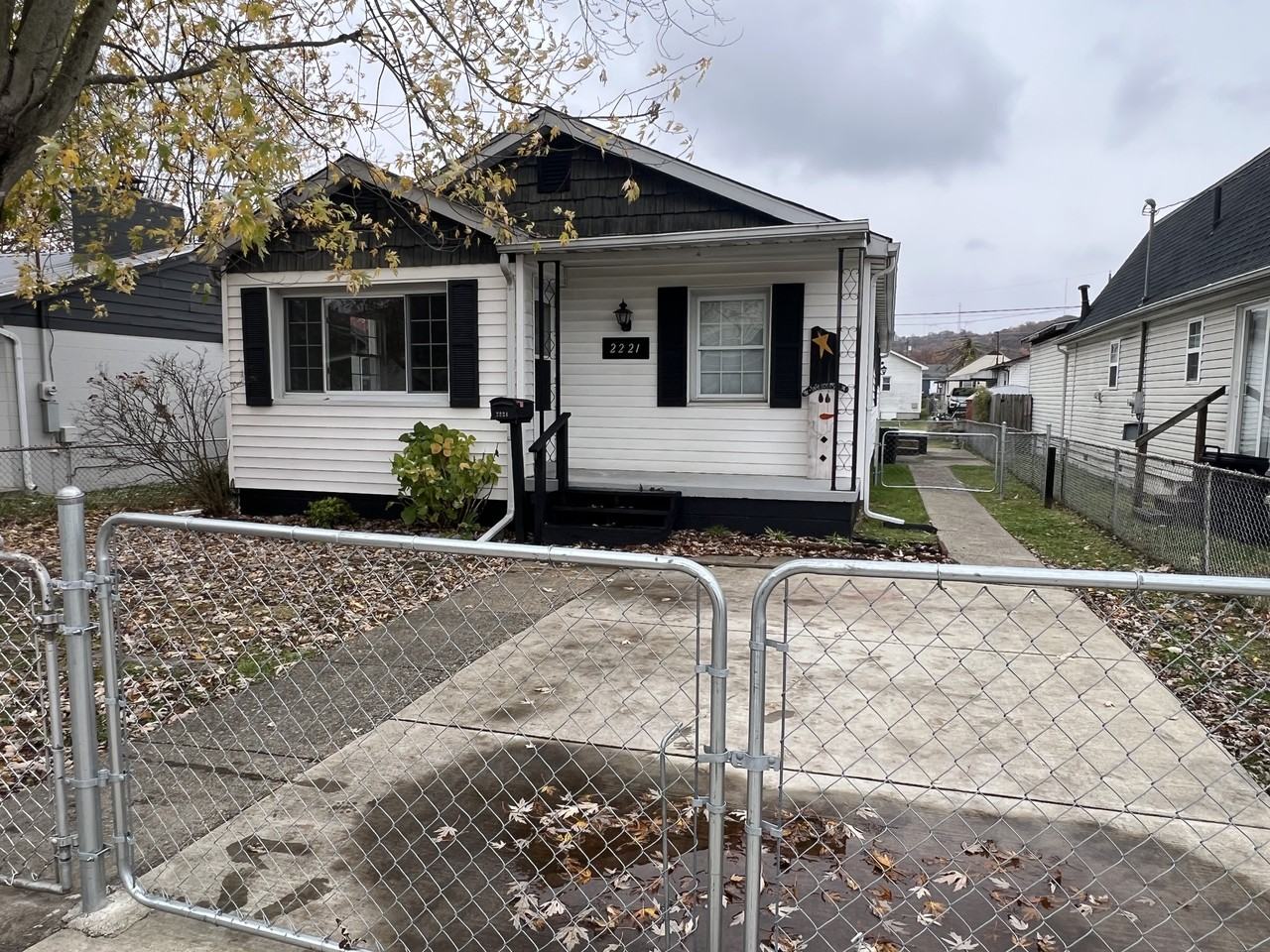 2221 Cleveland Ave - Photo 2 of 25