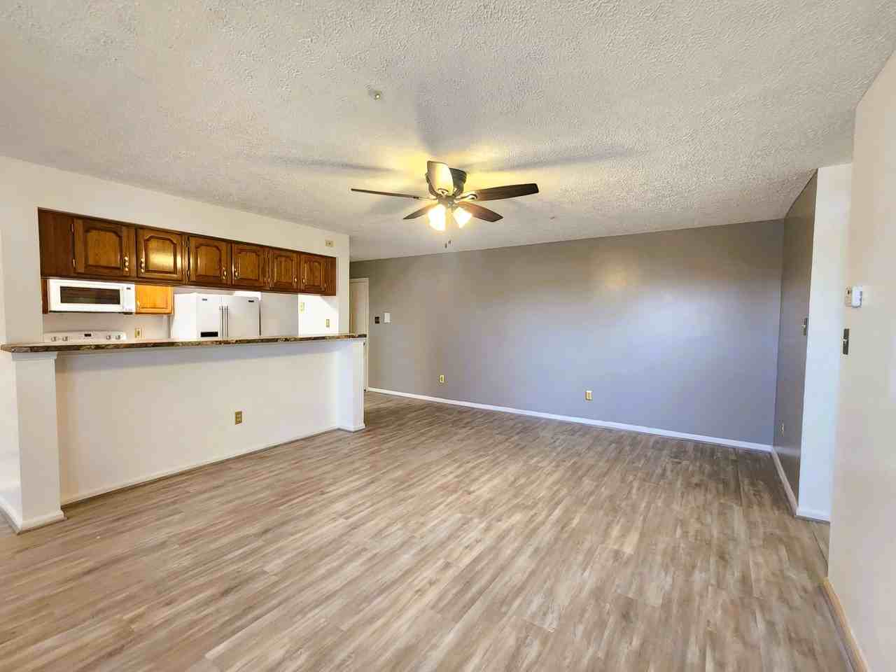 13 Locust Path Ct #8-13 - Photo 4 of 24