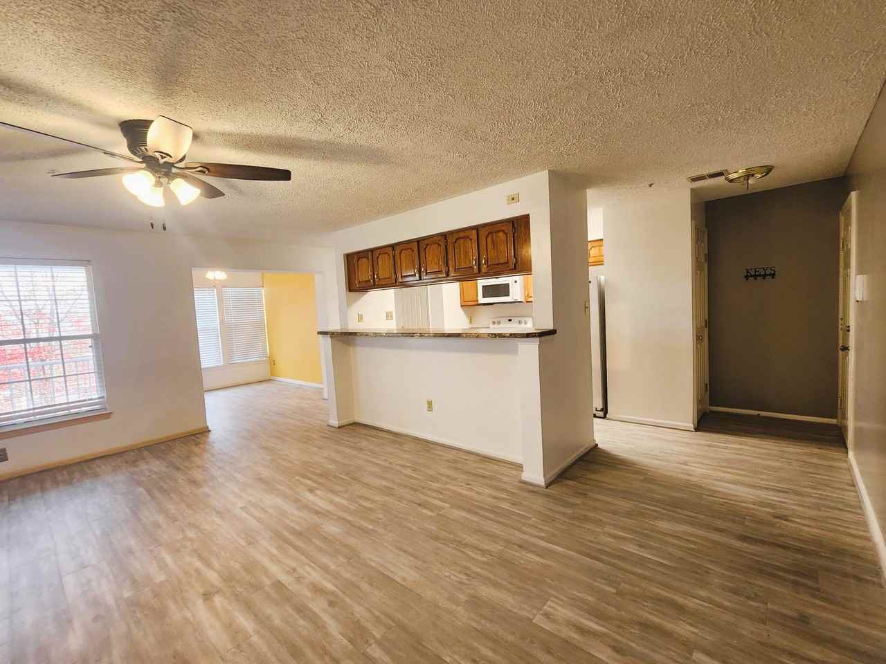 13 Locust Path Ct #8-13 - Photo 5 of 24