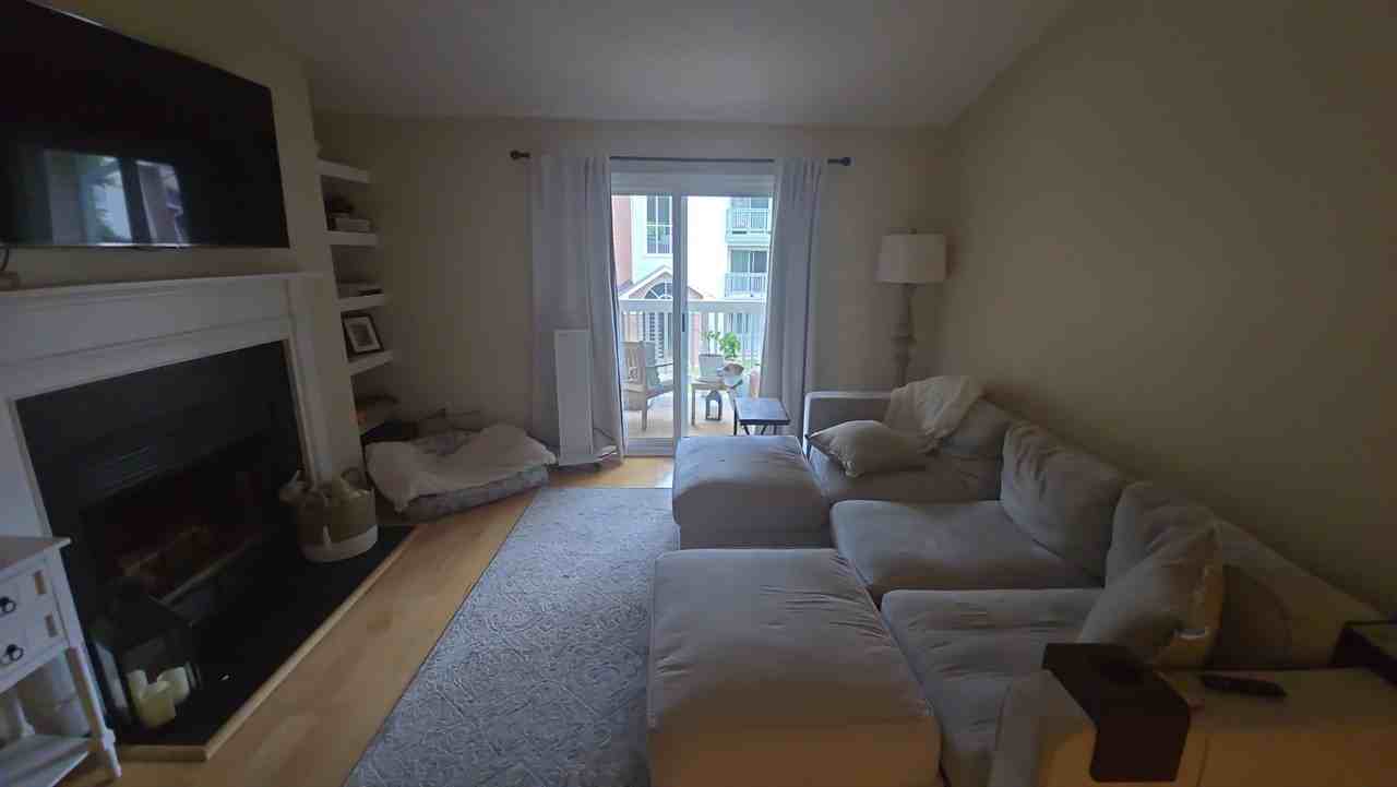 1527 Lincoln Way - Photo 3 of 11