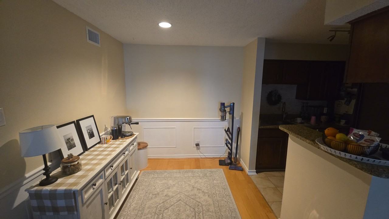 1527 Lincoln Way - Photo 4 of 11