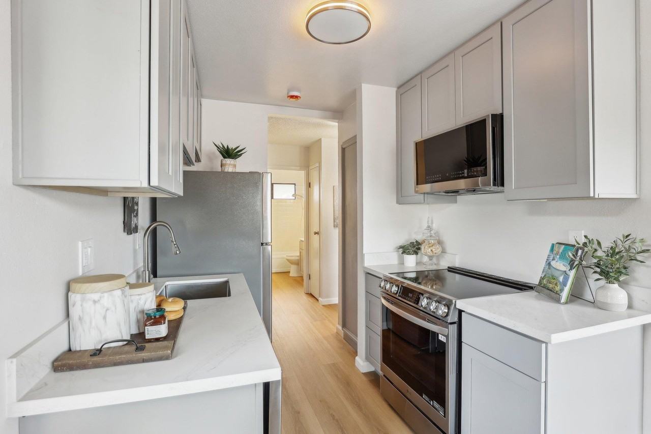 6354 Joaquin Murieta Ave - Photo 7 of 15