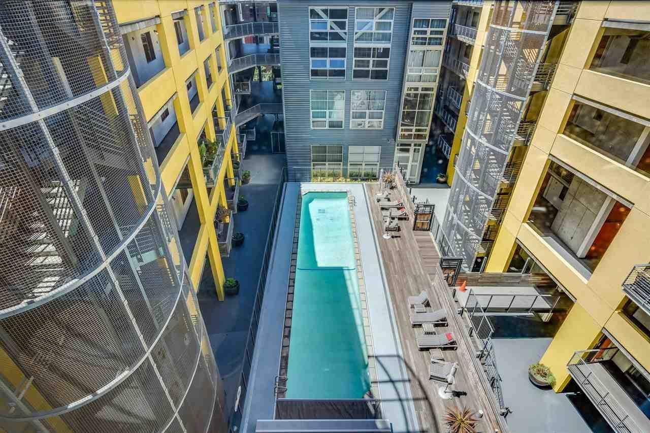 311 Oak St Ph - Photo 3 of 16