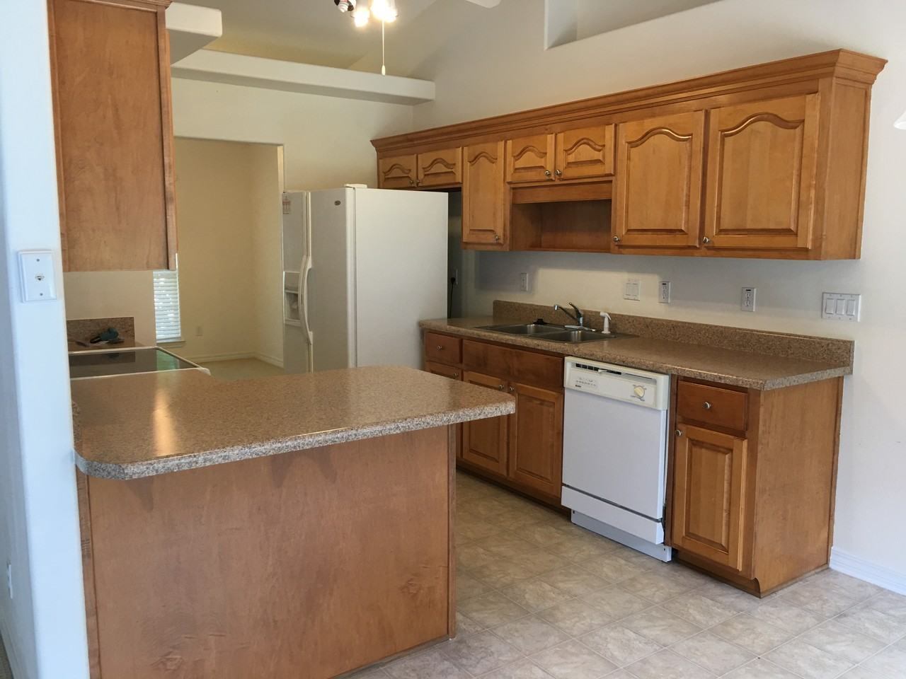 1922 Everglades Street - Photo 4 of 34