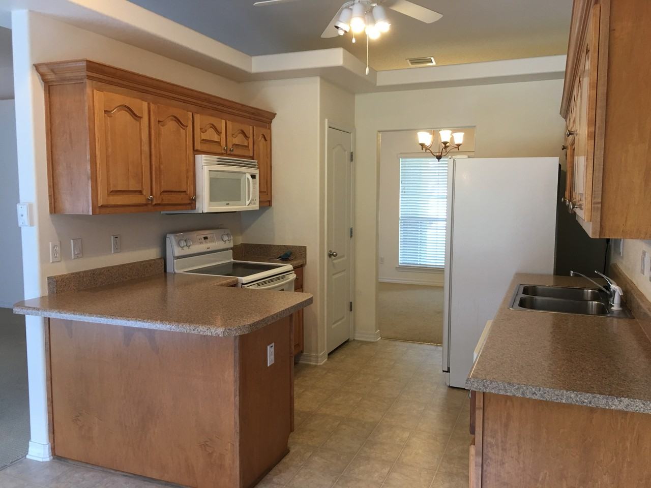 1922 Everglades Street - Photo 5 of 34