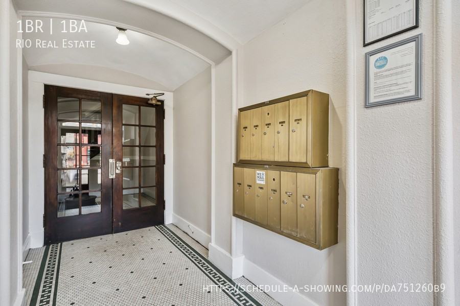 718 N Grant St #3 - Photo 3 of 10