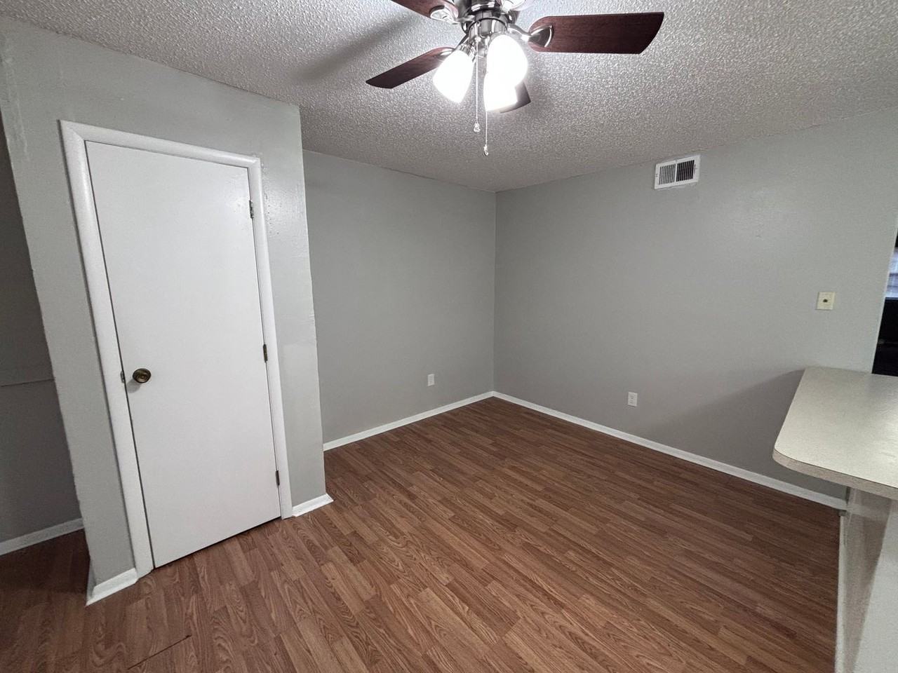 320 East Edwards Street #6 - Photo 4 of 15