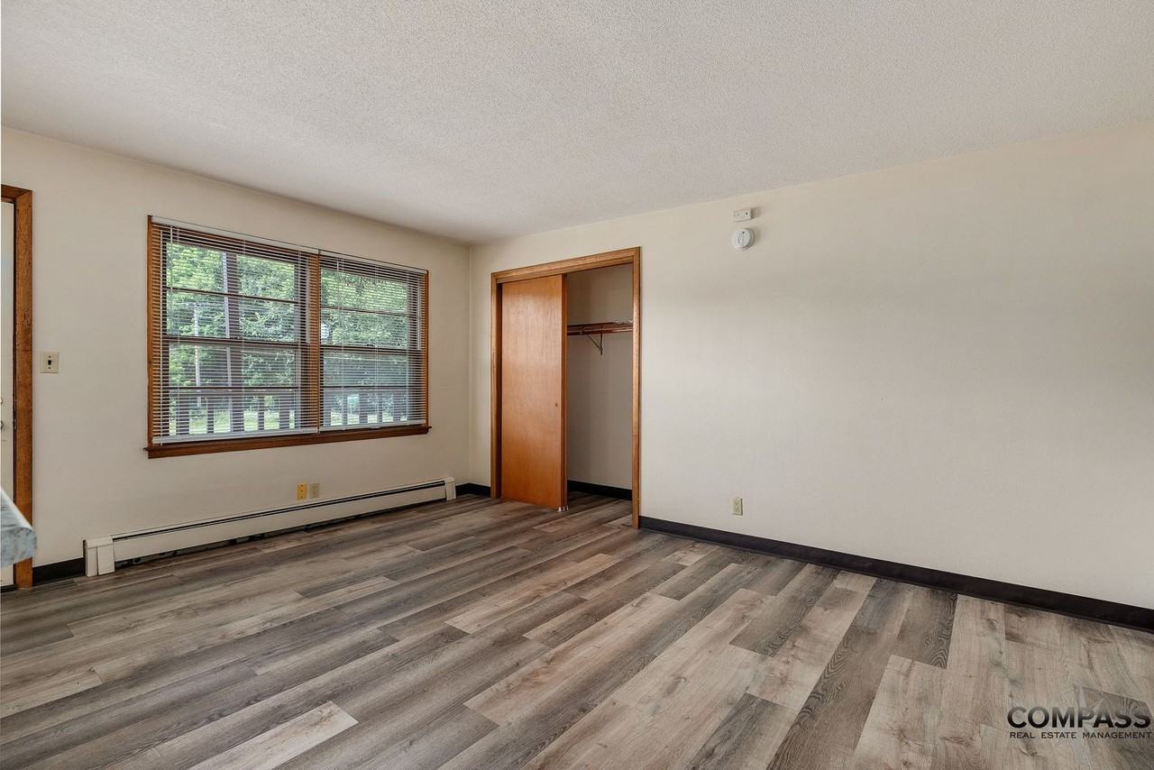 GREAT DOWNTOWN STUDIO - Photo 4 of 20