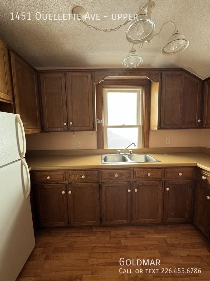 1451 Ouellette Ave - Photo 3 of 20