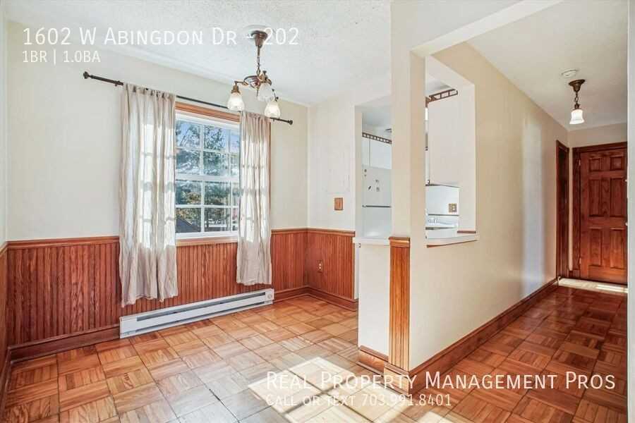 1602 West Abingdon Drive #202 - Photo 7 of 34