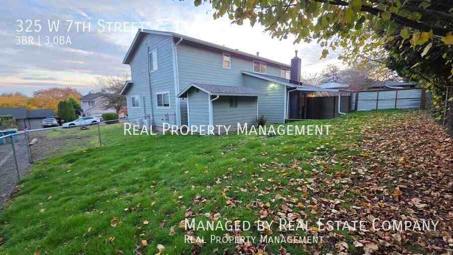 325 W 7th St - Photo 4 of 34