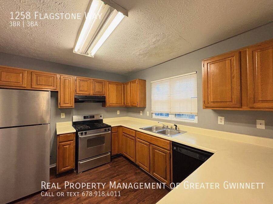 1258 Flagstone Way Northwest - Photo 5 of 12