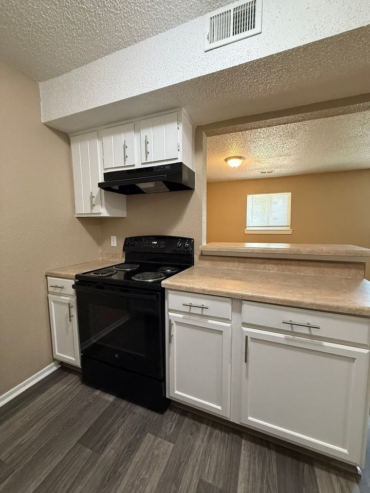 Edgewood Apartments - Photo 5 of 16