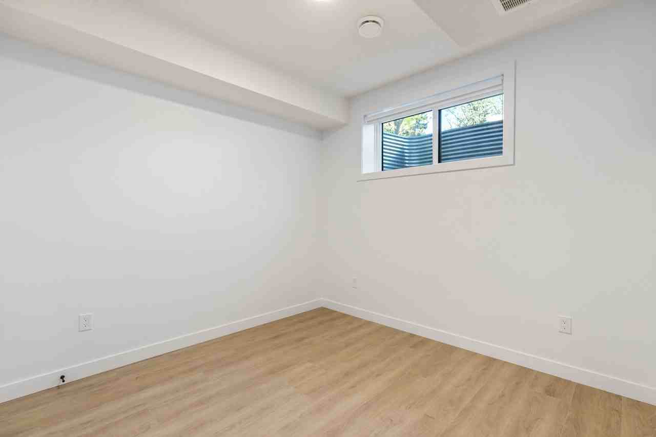 8305 87 St Nw Bsmt 2 - Photo 7 of 16