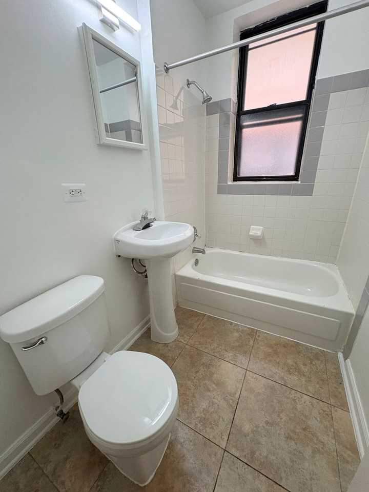 Washington Lotus - Photo 5 of 22