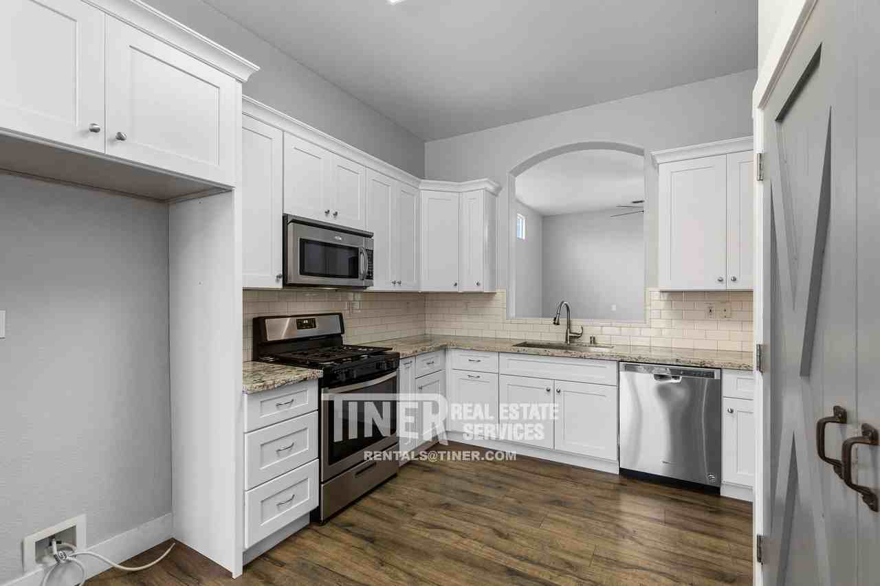 1981 Amber Fields Way - Photo 6 of 26