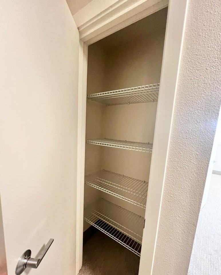 Cougar Creek Apartments - Photo 7 of 11