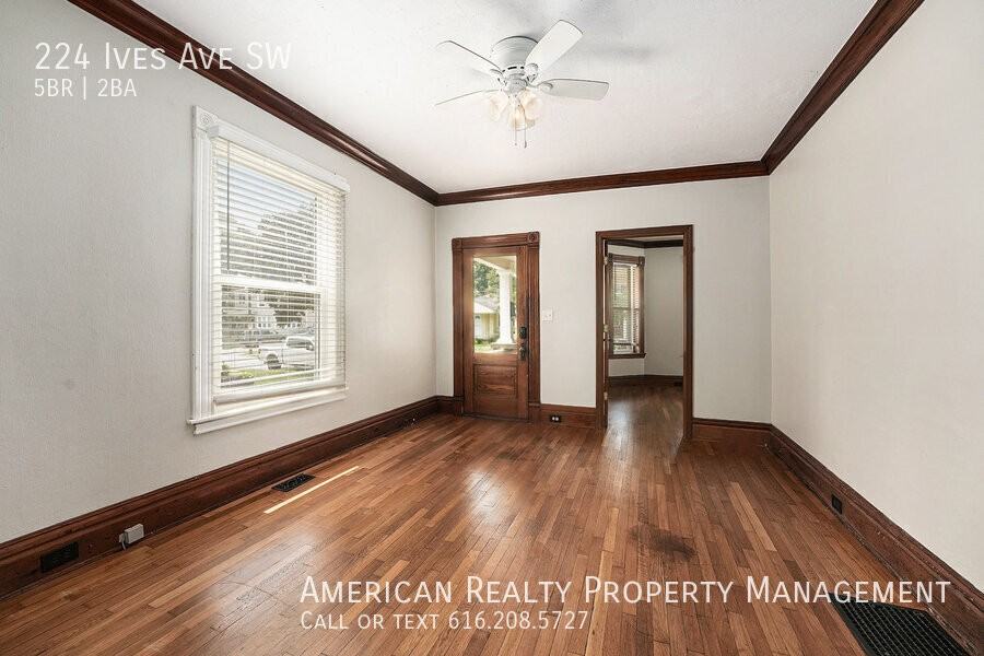 224 Ives Avenue Southwest - Photo 2 of 17