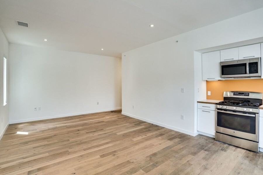 1932 9th St Nw #303 - Photo 7 of 44