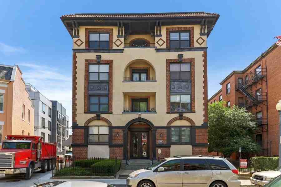 1436 Meridian Pl Nw #304 - Photo 3 of 23