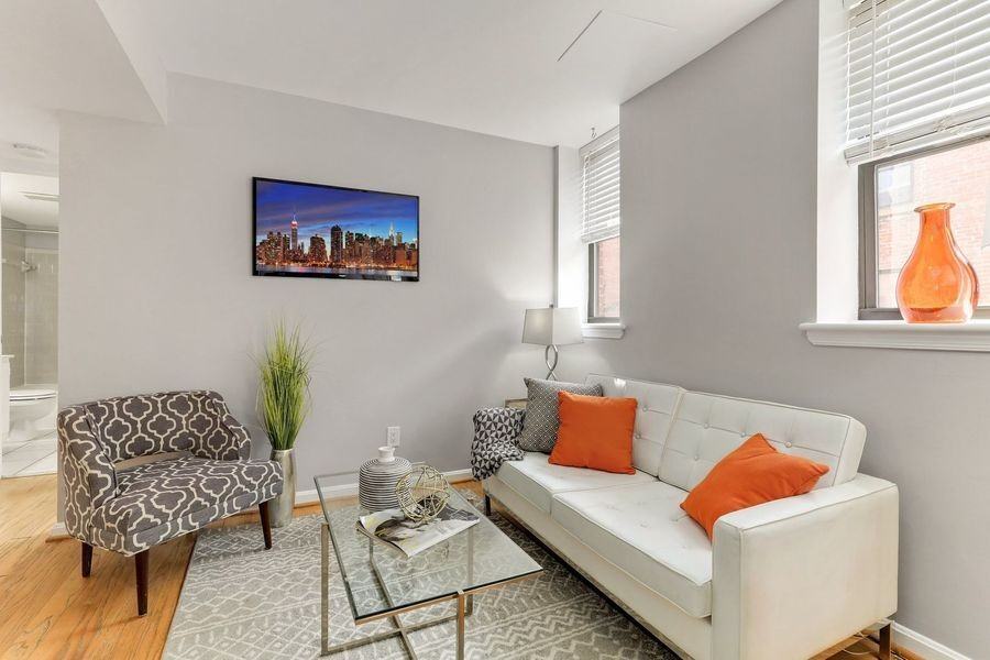 1436 Meridian Pl Nw #304 - Photo 5 of 23