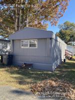 featured image of 1305 North Floyd Street #32