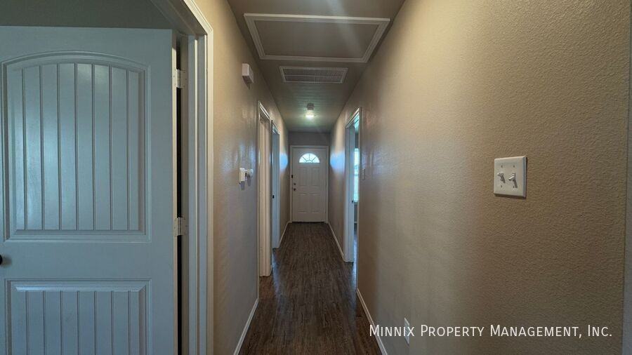 2412 North Avenue P - Photo 5 of 30