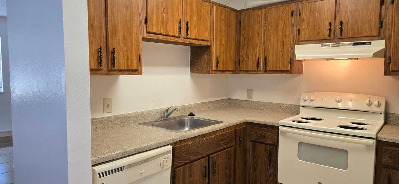 Danube Apartments - Photo 4 of 11