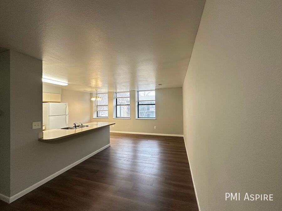 530 13th Avenue #4 - Photo 3 of 10