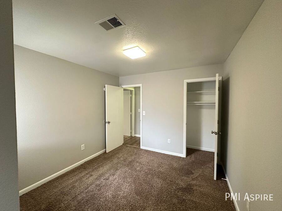 530 13th Avenue #4 - Photo 5 of 10