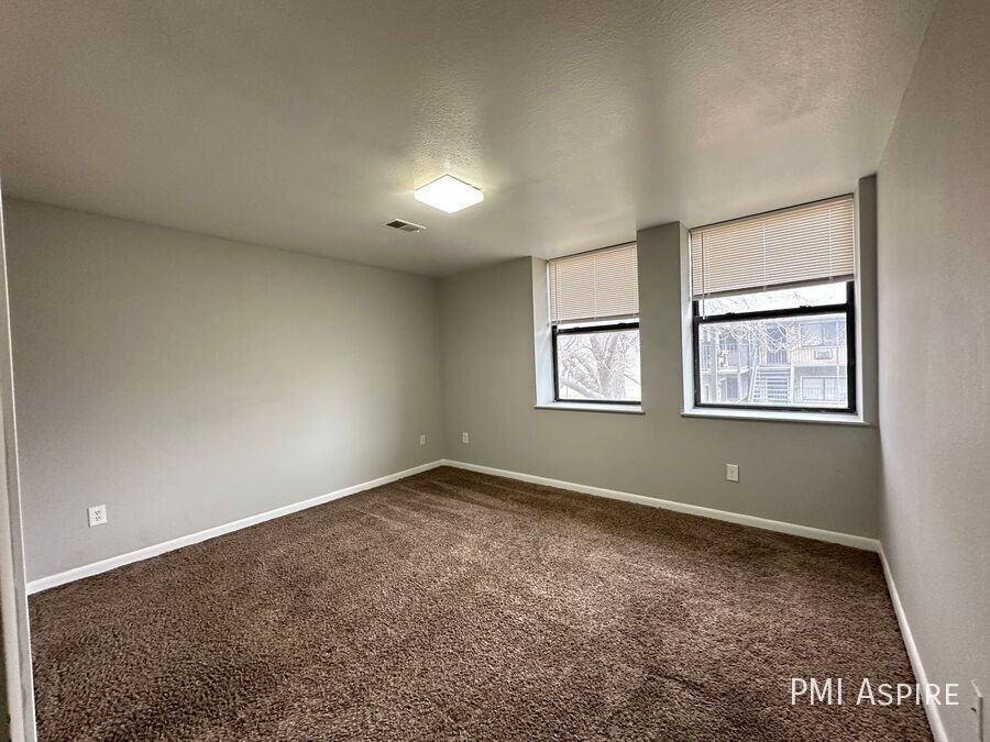 530 13th Avenue #4 - Photo 6 of 10