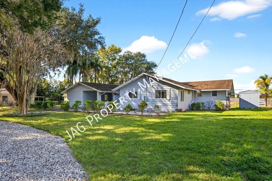 1322 Susannah Boulevard - Photo 2 of 40