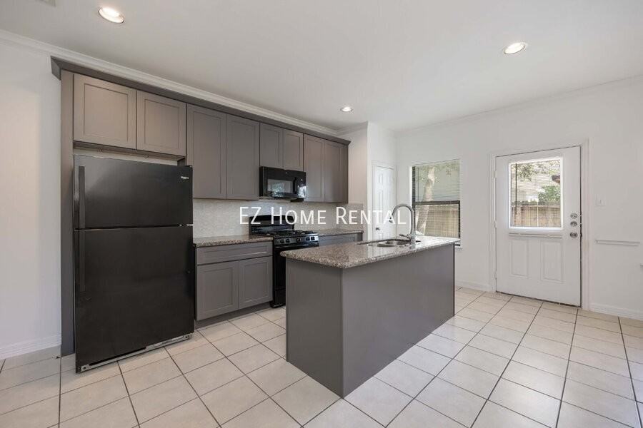 8710 Knox Street #A - Photo 7 of 27