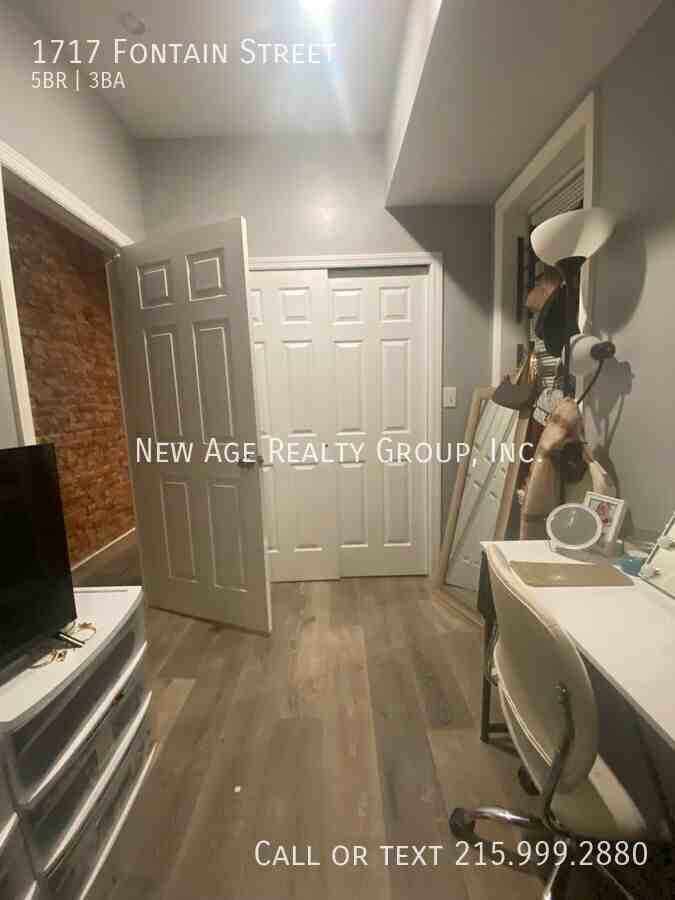 1717 Fontain St - Photo 5 of 16