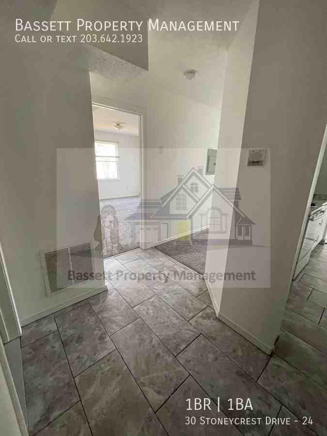 30 Stoneycrest Dr - Photo 4 of 22