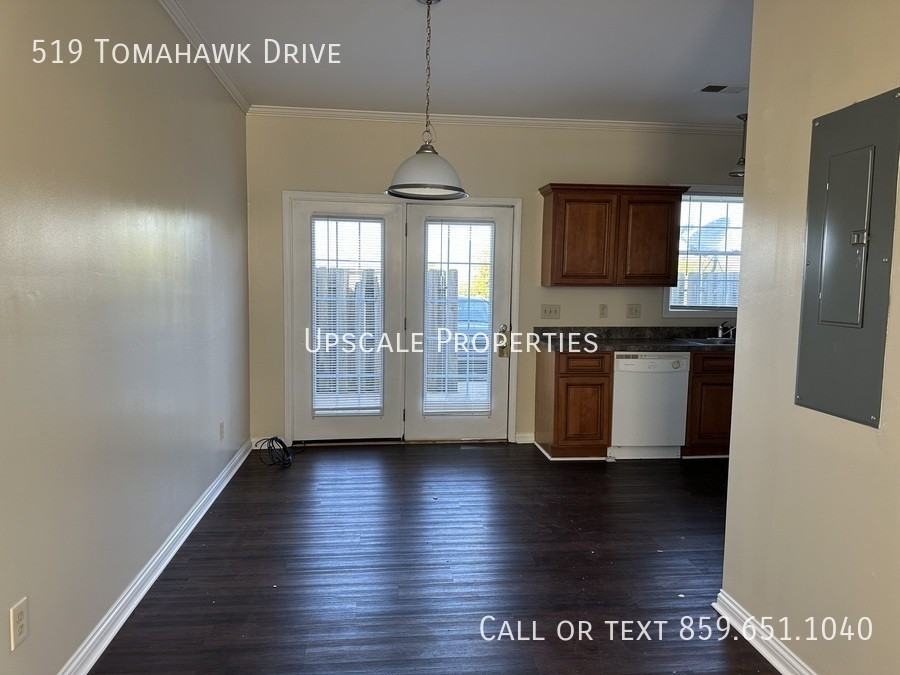 519 Tomahawk Drive - Photo 2 of 12