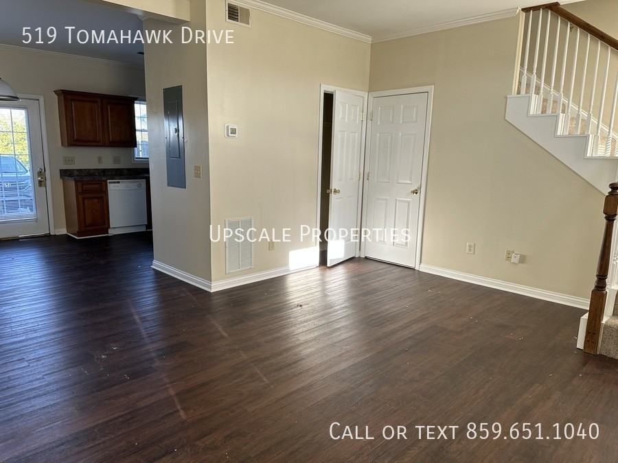 519 Tomahawk Drive - Photo 3 of 12