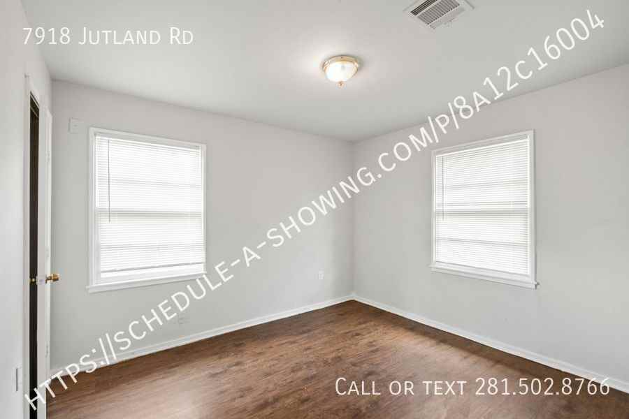 7918 Jutland Road - Photo 5 of 8