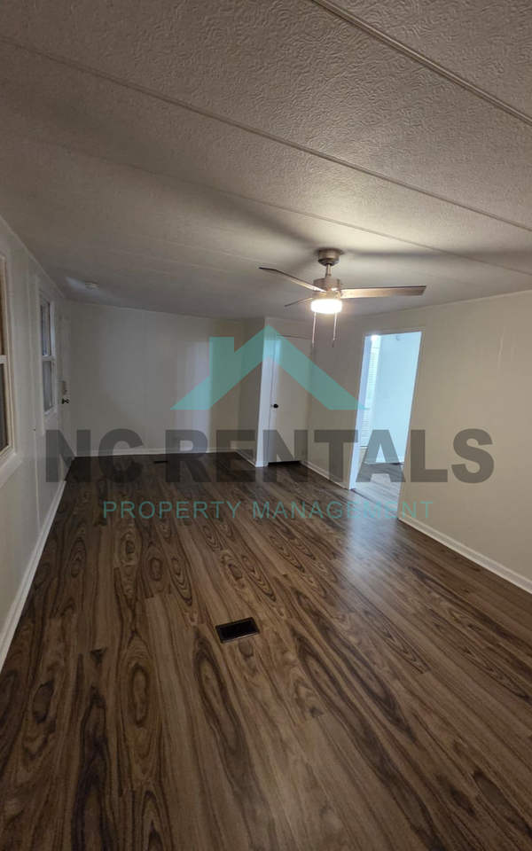 7100 Tipton Dr - Photo 4 of 26