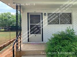 featured image of 204 West Lampasas Street #8